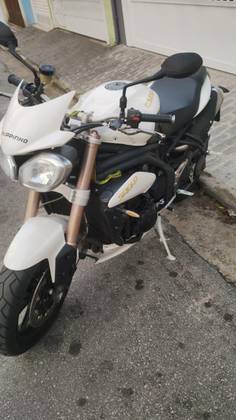 TRIUMPH SPEED TRIPLE 